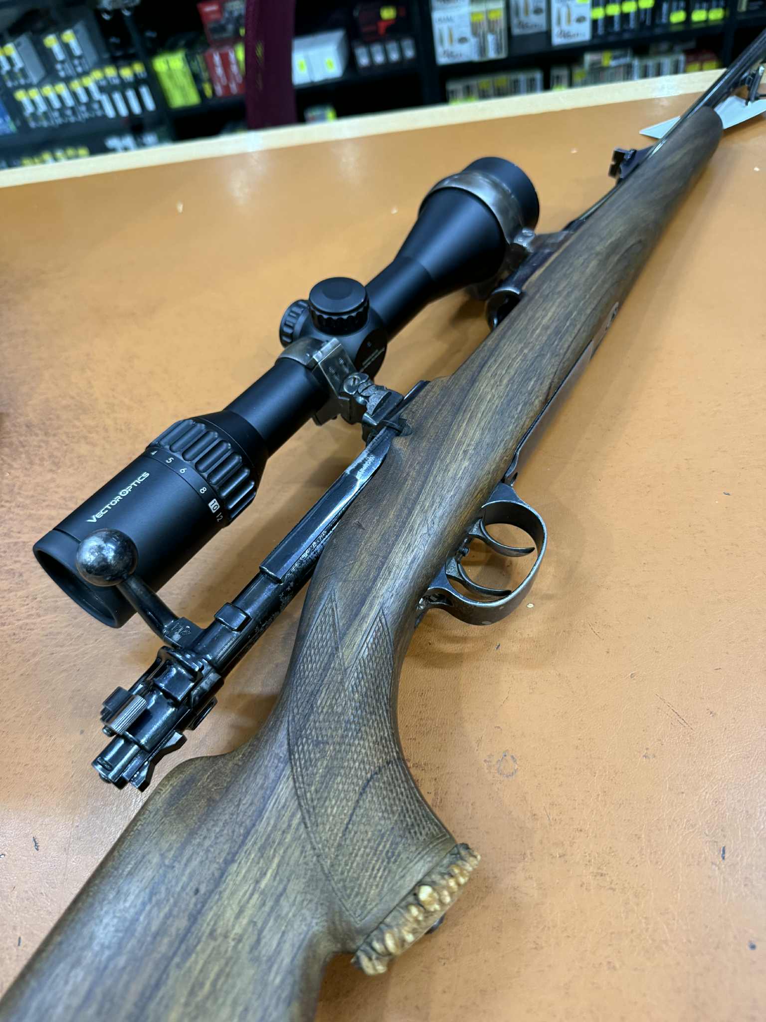 Carabina Mauser'98 calibru 7x64+ Luneta Vector Continental 2-12x50- Second Hand