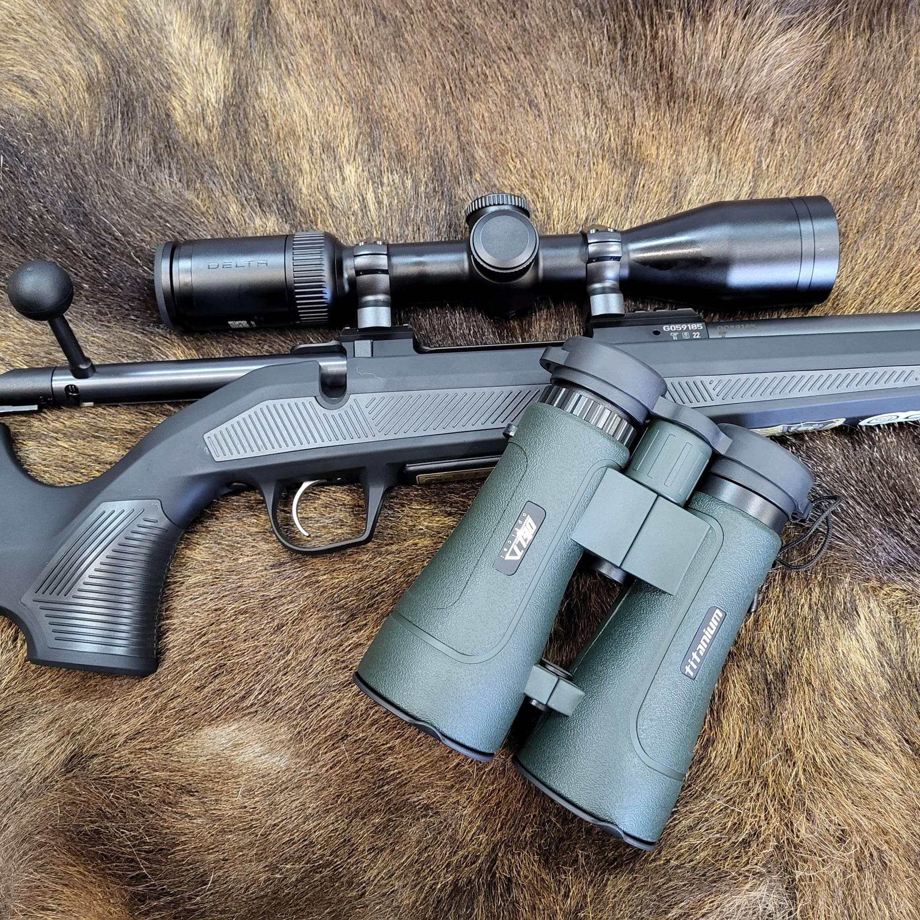 Carabina CZ600 Alpha + Luneta Delta Titanium 1.5-9x45