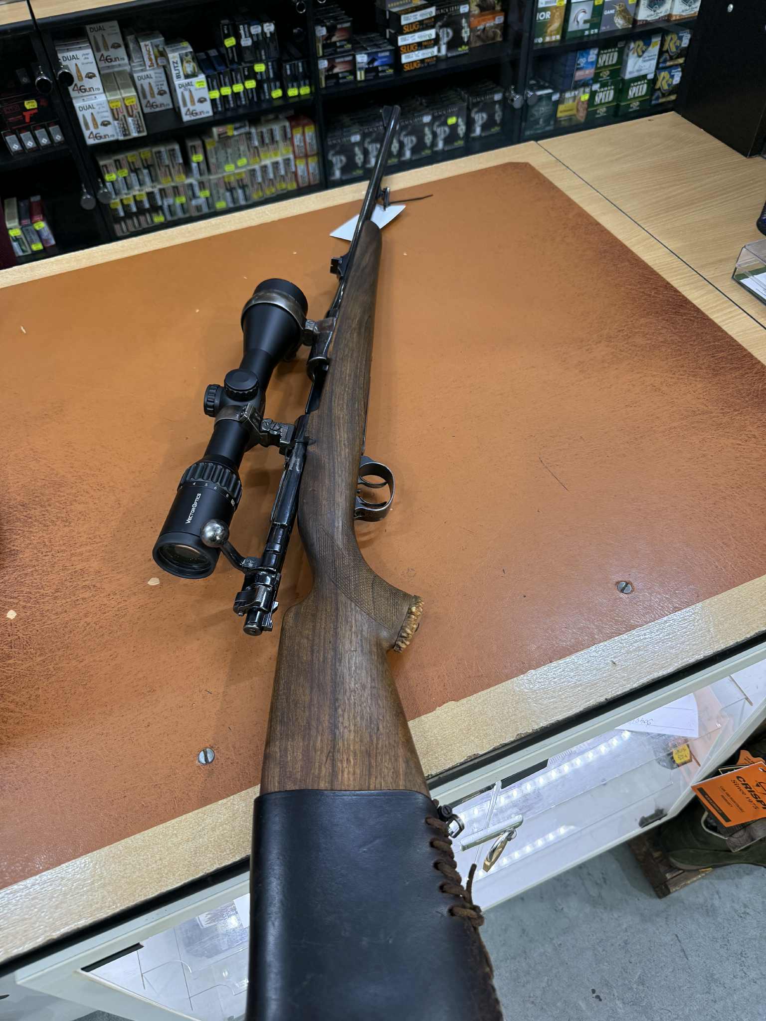 Carabina Mauser'98 calibru 7x64+ Luneta Vector Continental 2-12x50- Second Hand