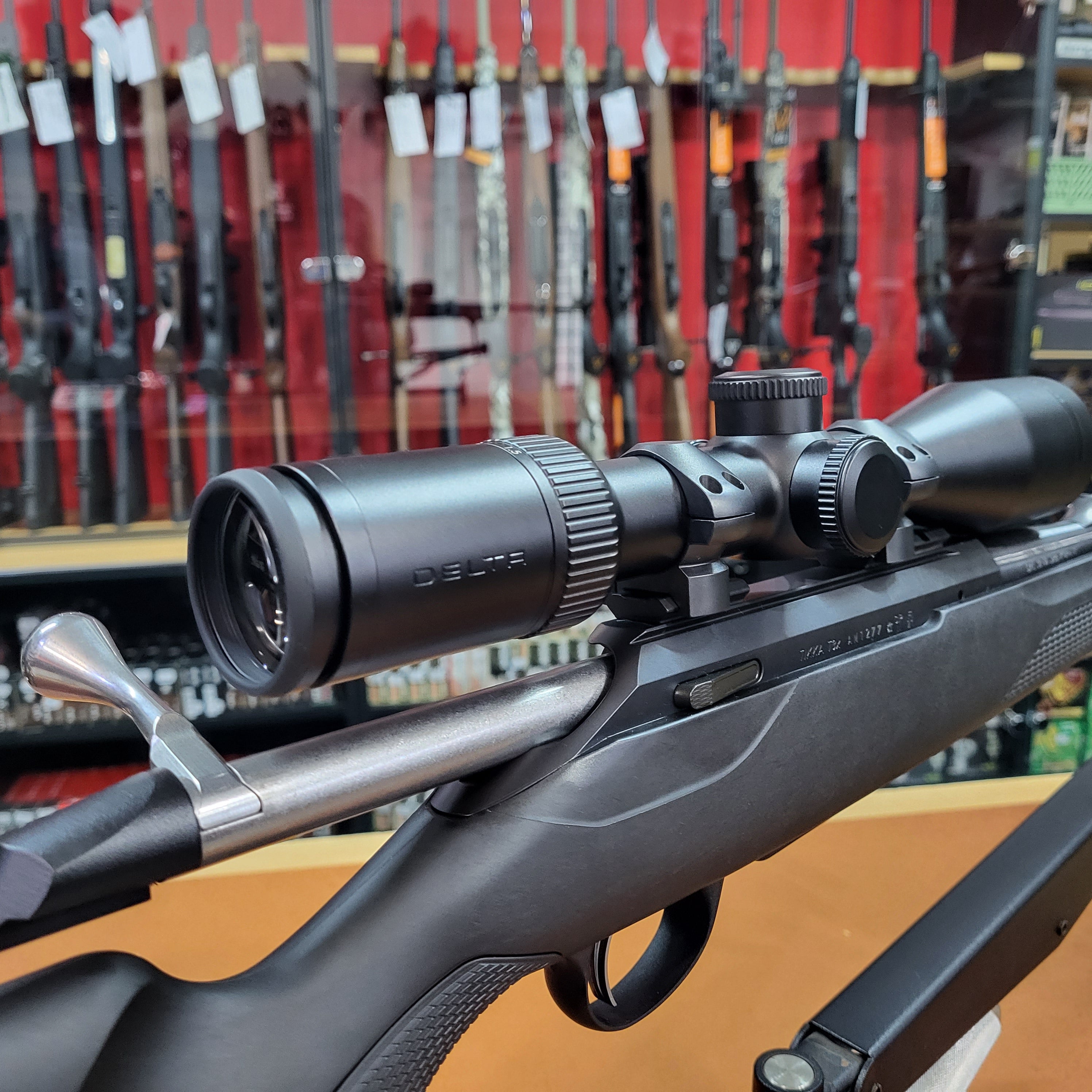 Tikka T3x Lite LH 30.06+Luneta Delta Titanium 1.5-9x45
